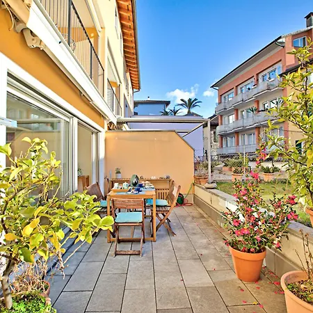 ô With Garden - Happy