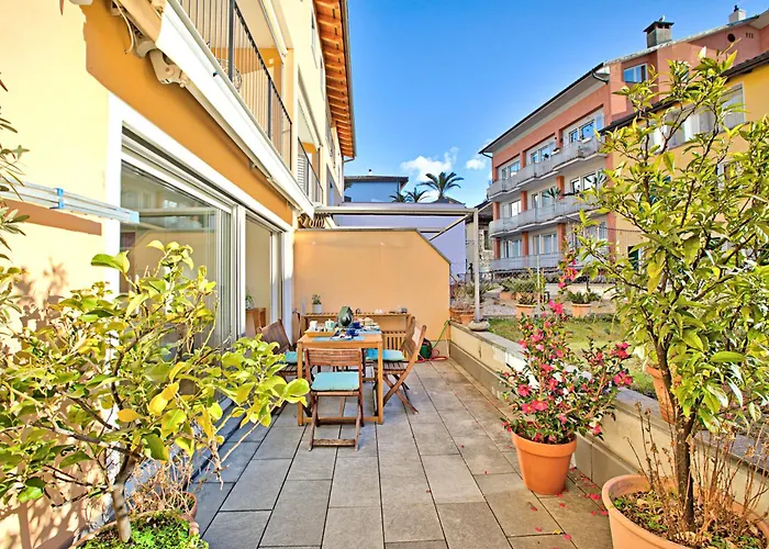 ô With Garden - Happy